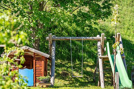 Apartmenthaus Spielplatz Kleiner Spielplatz am Apartmenthaus Gutwenger